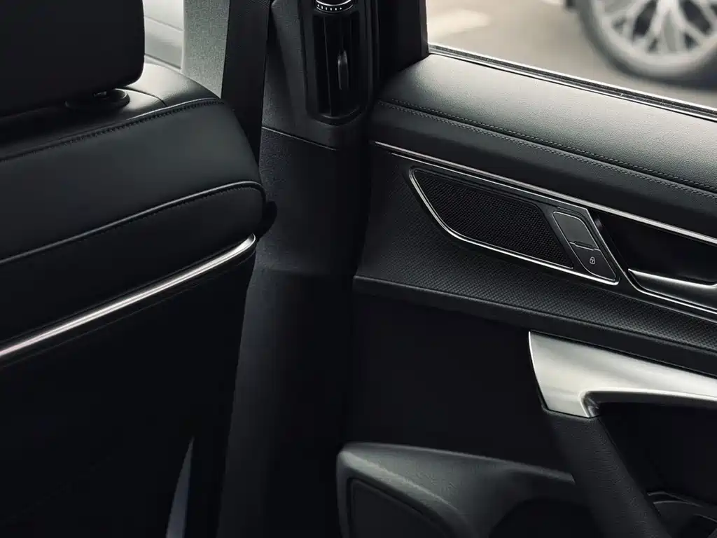 Audi A6L — миниатюра 9