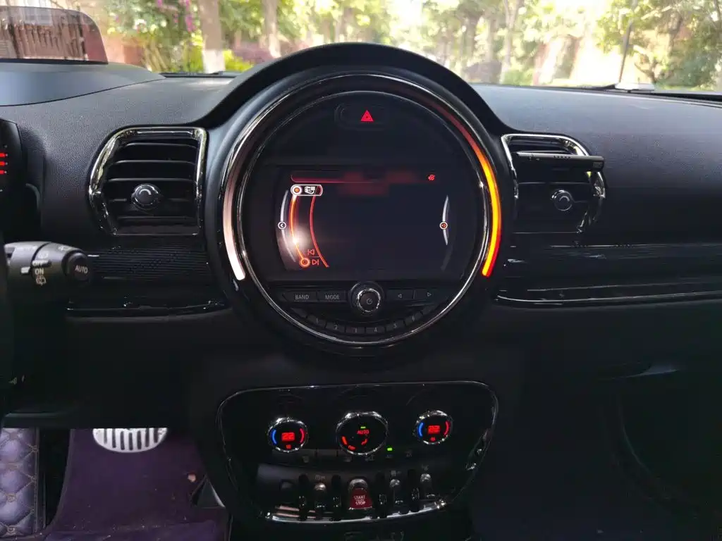 MINI Mini Clubman — миниатюра 6