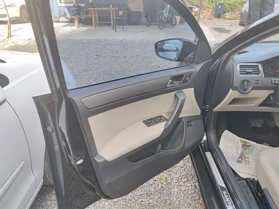 Volkswagen Santana — миниатюра 7