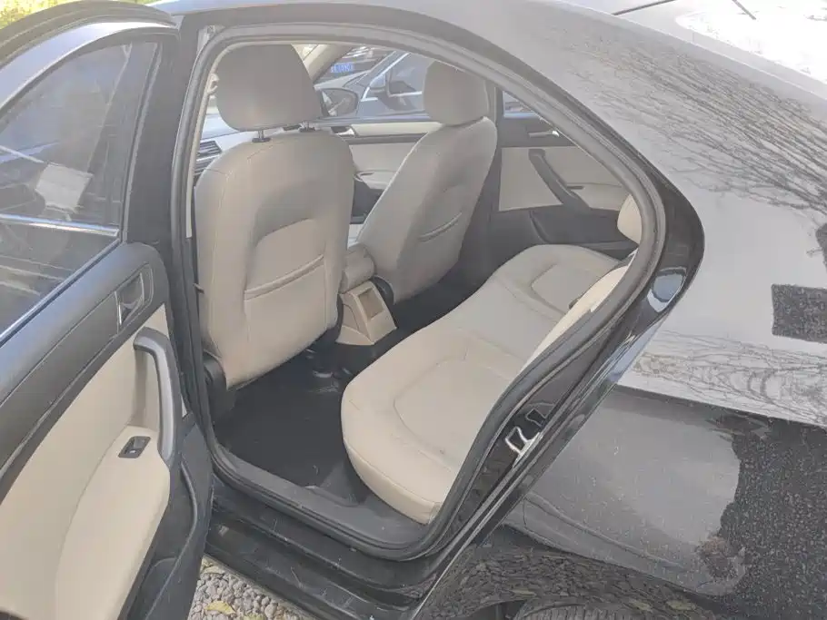 Volkswagen Santana — миниатюра 11