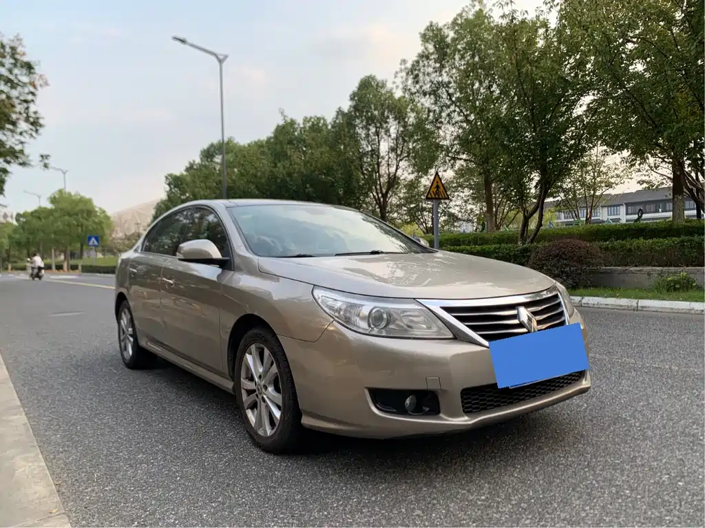 Renault Latitude — миниатюра 3