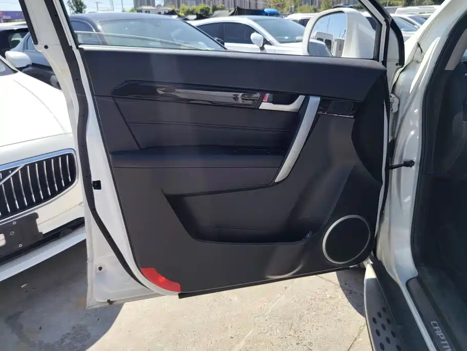Chevrolet Captiva — миниатюра 7