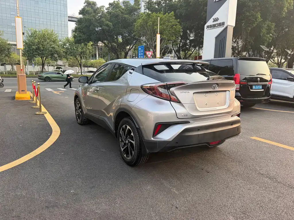 Toyota IZOA — миниатюра 7