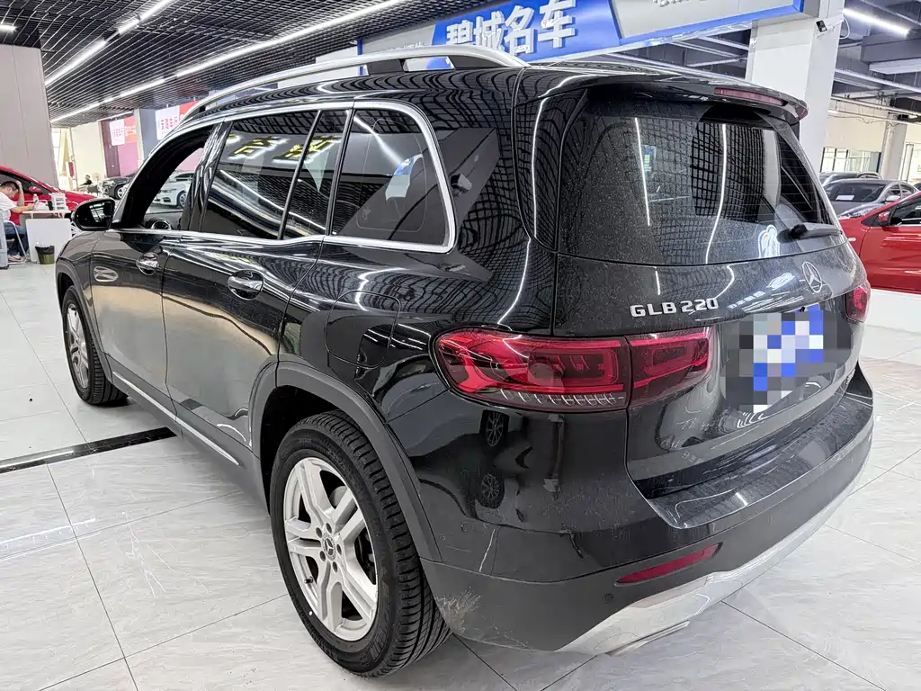Mercedes-Benz GLB — миниатюра 7