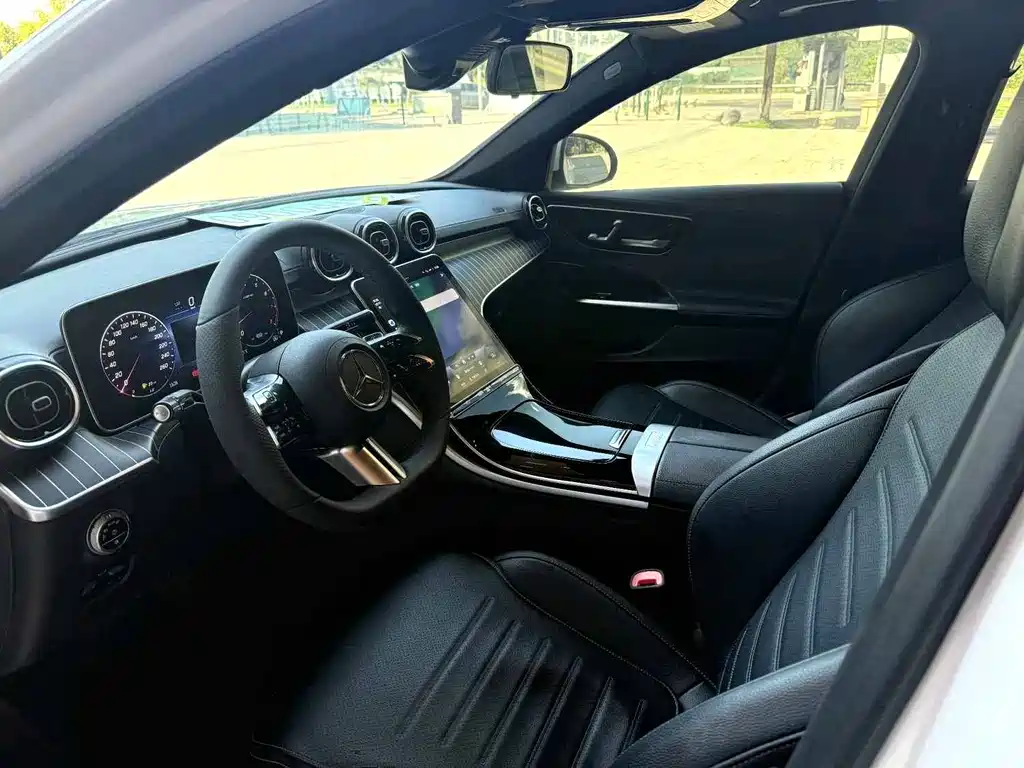 Mercedes-Benz C-Class — миниатюра 6
