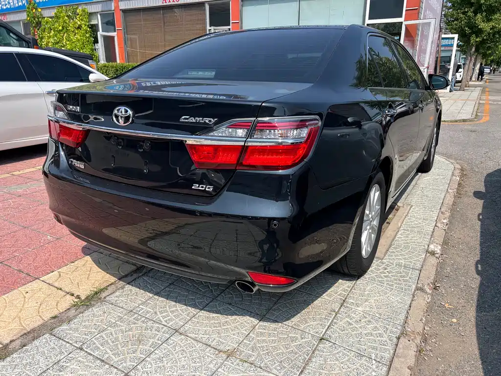 Toyota Camry — миниатюра 4