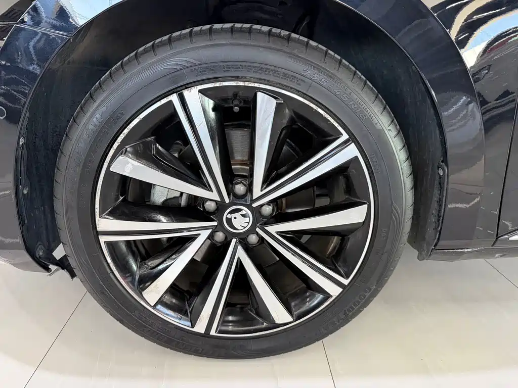 Skoda Superb — миниатюра 14