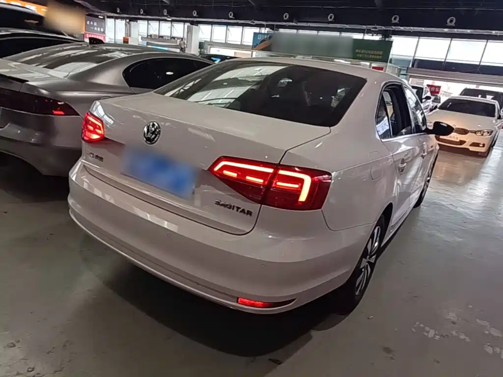 Volkswagen Sagitar — миниатюра 7