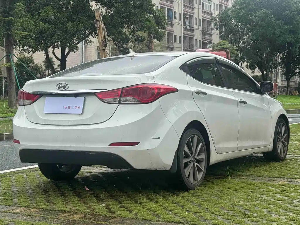 Hyundai Elantra 2015 1.6L AT Lead