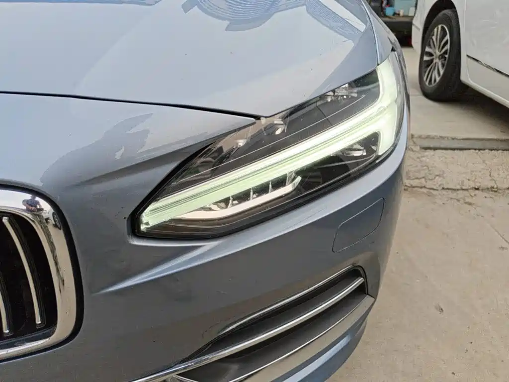 Volvo S90 — миниатюра 18