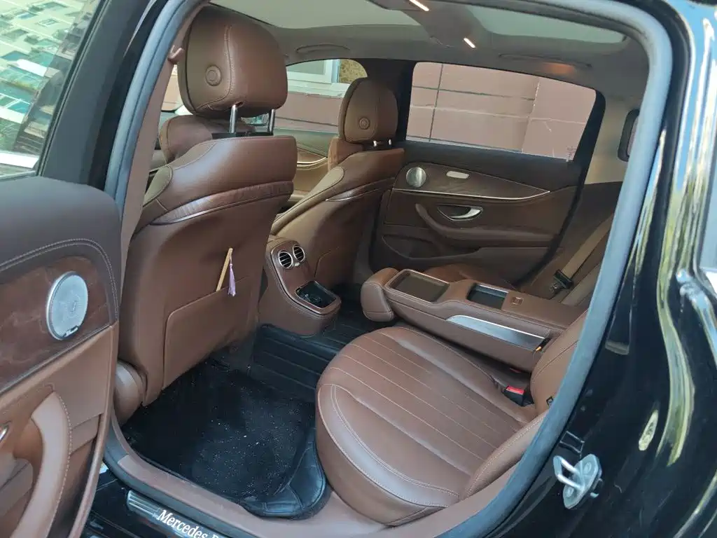 Mercedes-Benz E-Class — миниатюра 18