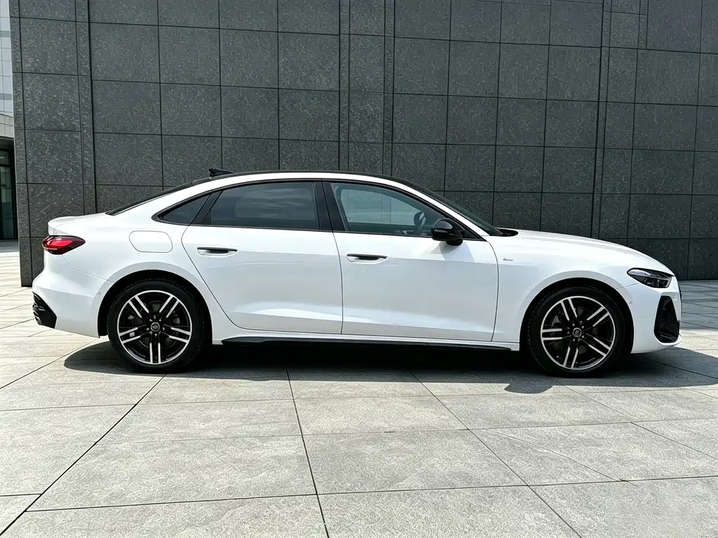 Audi A5L — миниатюра 3