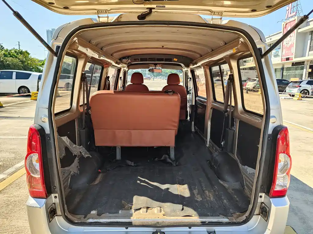 Wuling Rongguang — миниатюра 13