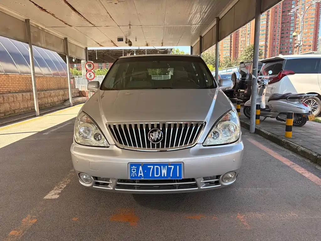 Buick GL8 — миниатюра 2