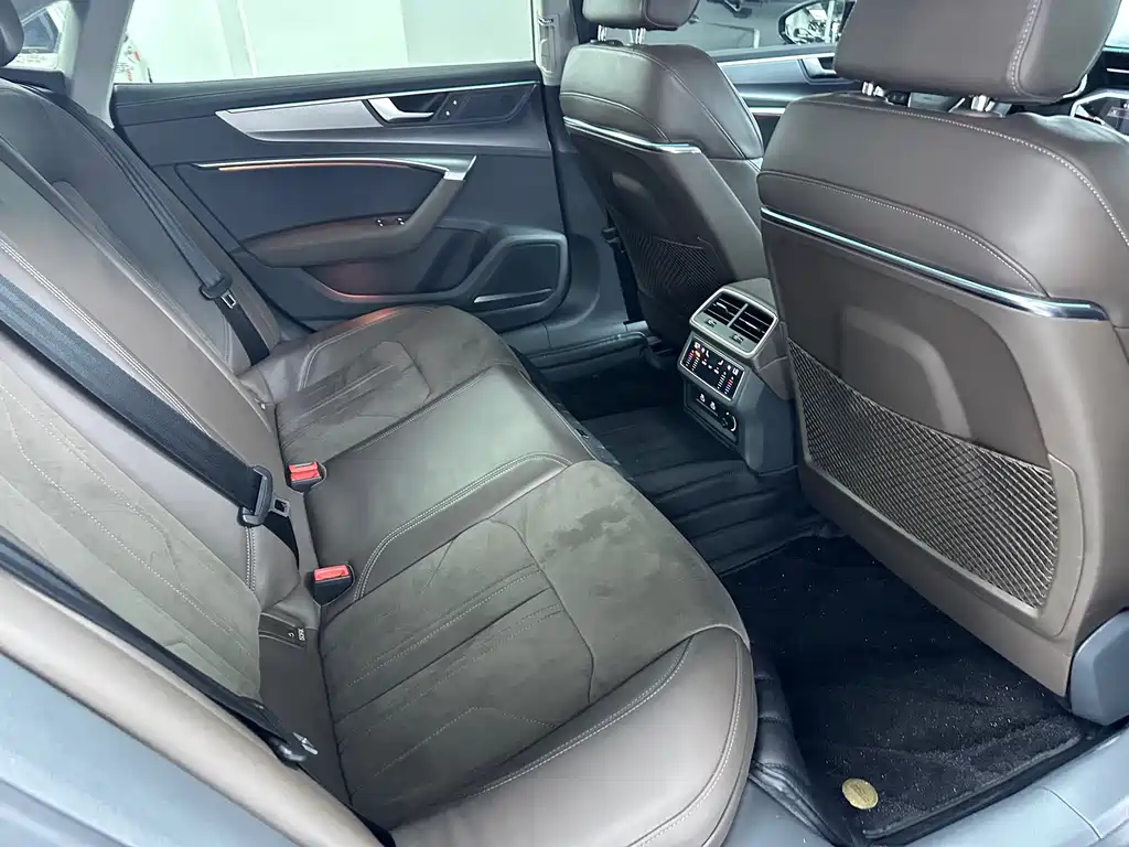 Audi A7L — миниатюра 15