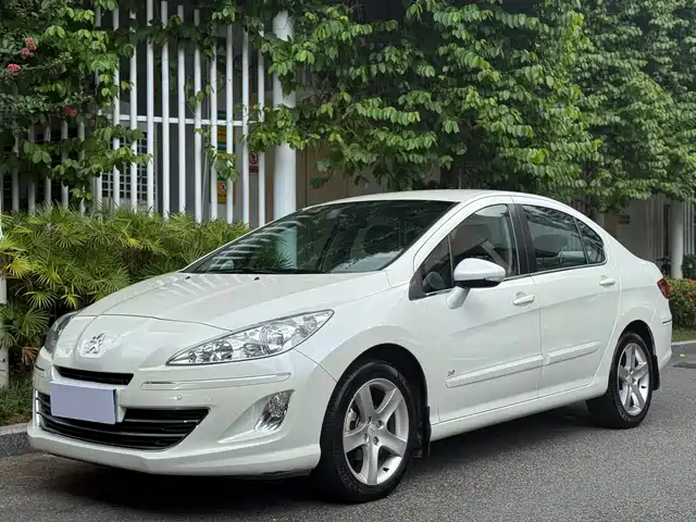 Peugeot 408