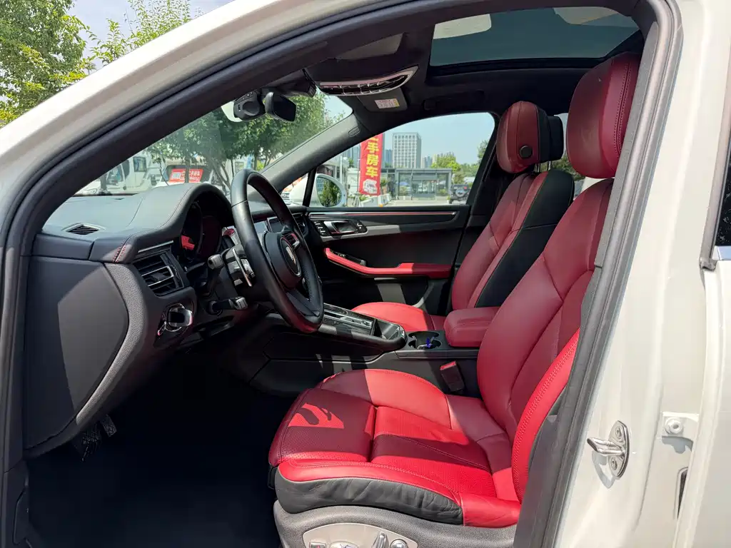 Porsche Macan — миниатюра 4