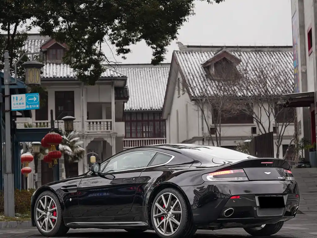 Aston Martin V8 Vantage 2012 4.7L S Coupe