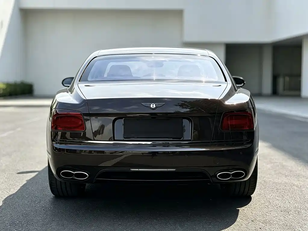 Bentley Flying Spur — миниатюра 7