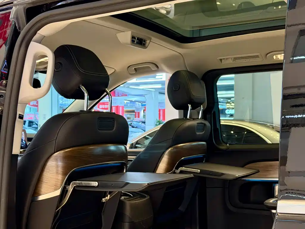 Mercedes-Benz V-Class — миниатюра 11