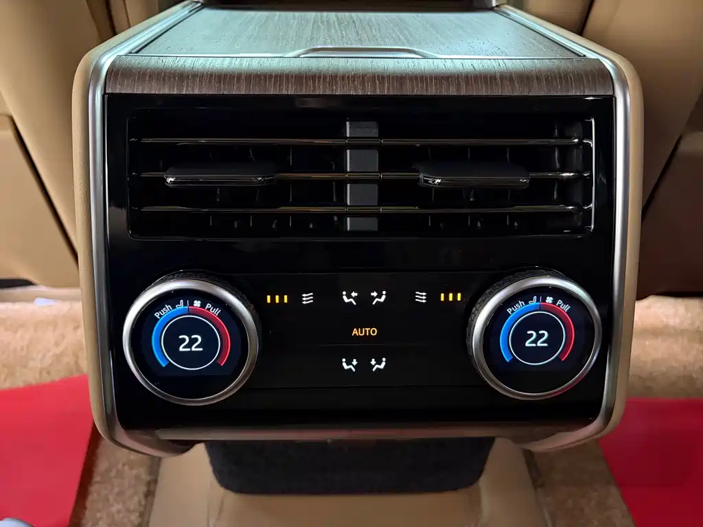 Land Rover Range Rover — миниатюра 19