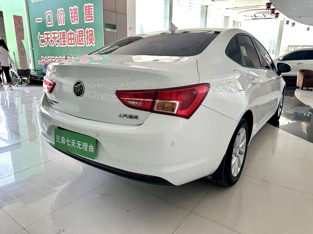 Buick Verano — миниатюра 8