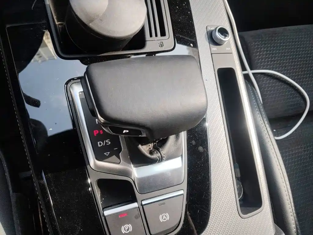 Audi Q5L Sportback — миниатюра 10