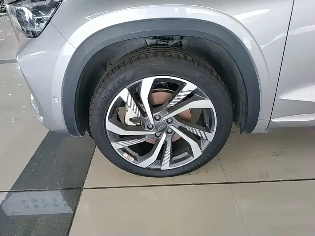 Geely Xingyue L — миниатюра 23