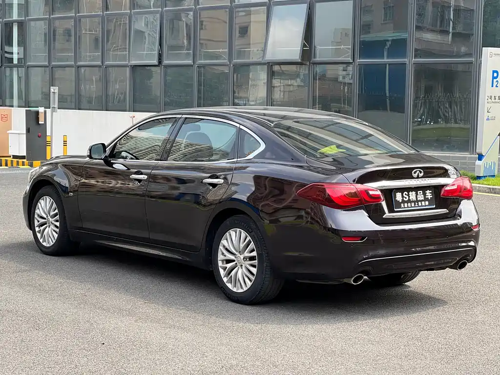Infiniti Q70 — миниатюра 4