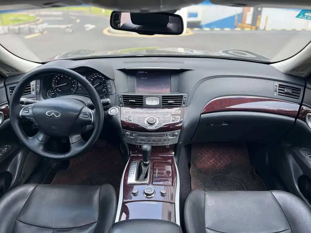 Infiniti Q70 — миниатюра 12