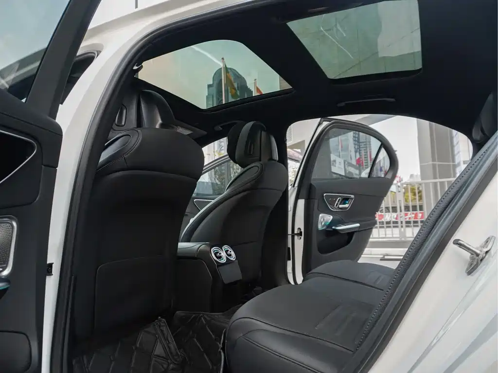 Mercedes-Benz C-Class — миниатюра 27