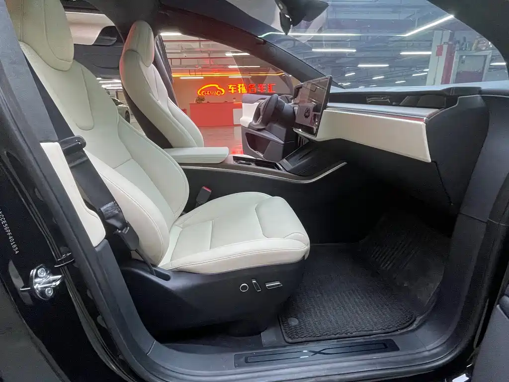 Tesla Model X — миниатюра 12