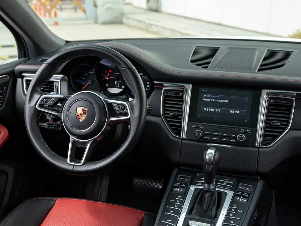 Porsche Macan — миниатюра 12