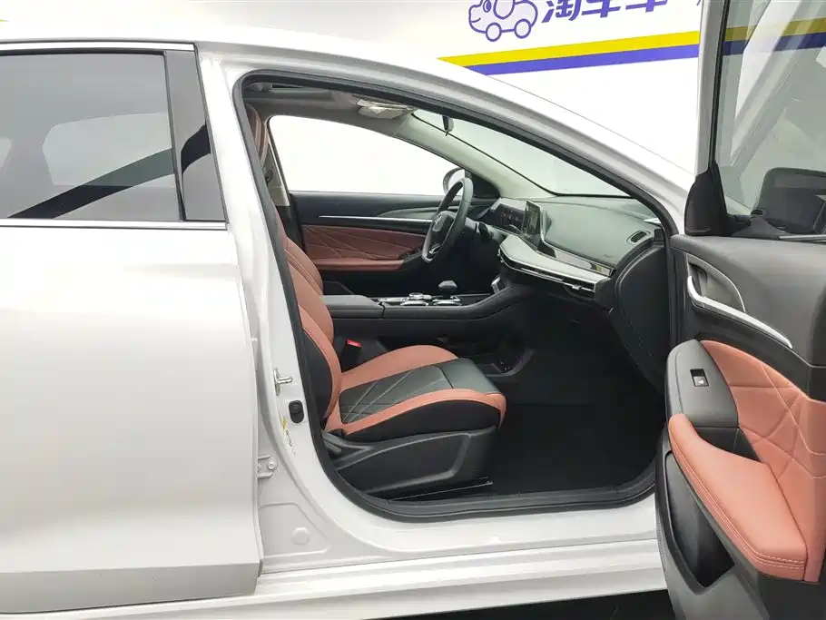 Changan Eado 2023 Enjoy PLUS NE 1.4T GDI DCT Luxury