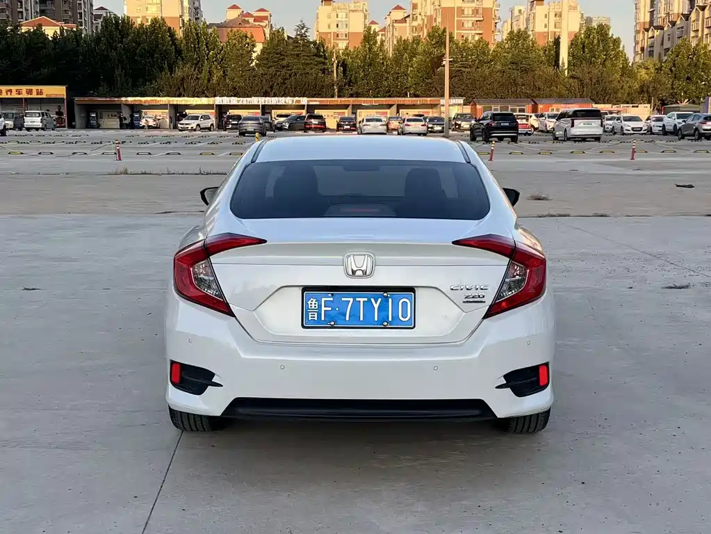 Honda Civic — миниатюра 5