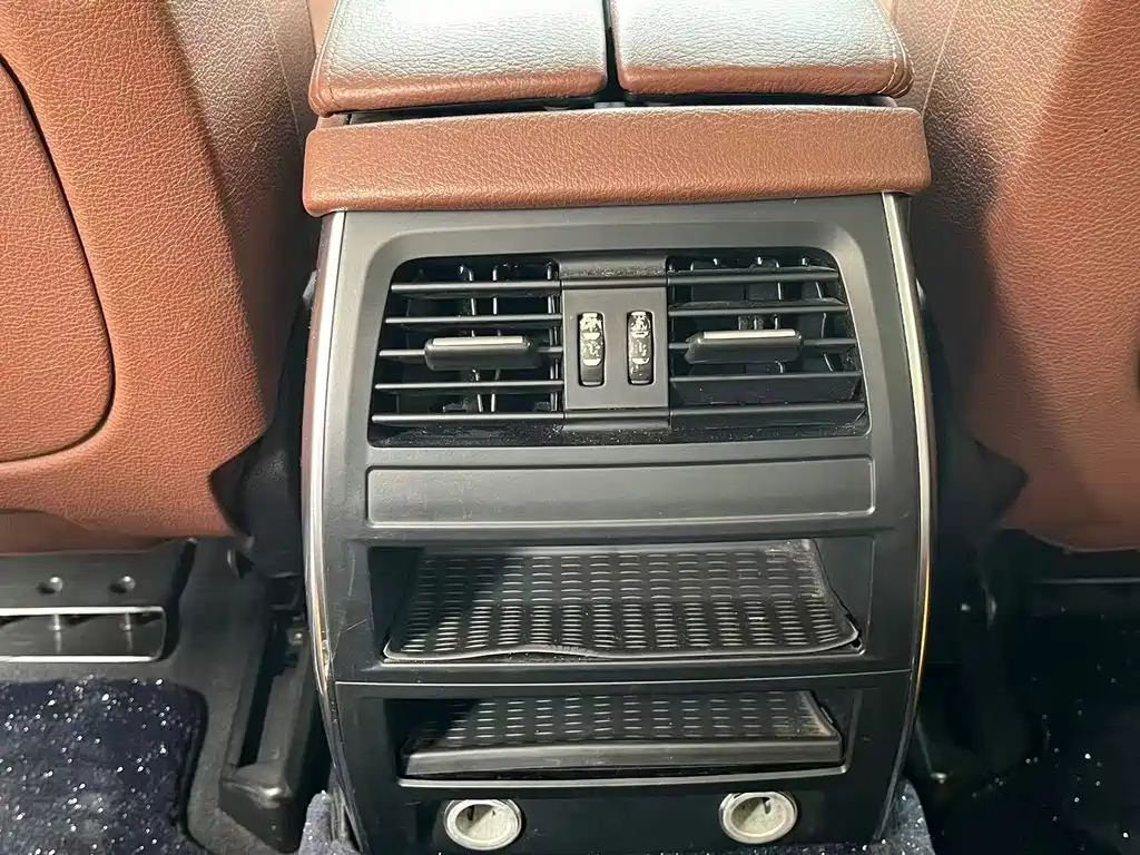 BMW 5 Series GT — миниатюра 18