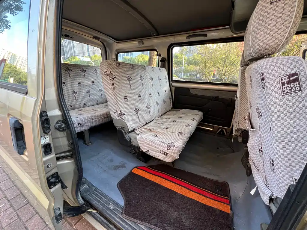 Wuling Rongguang — миниатюра 5