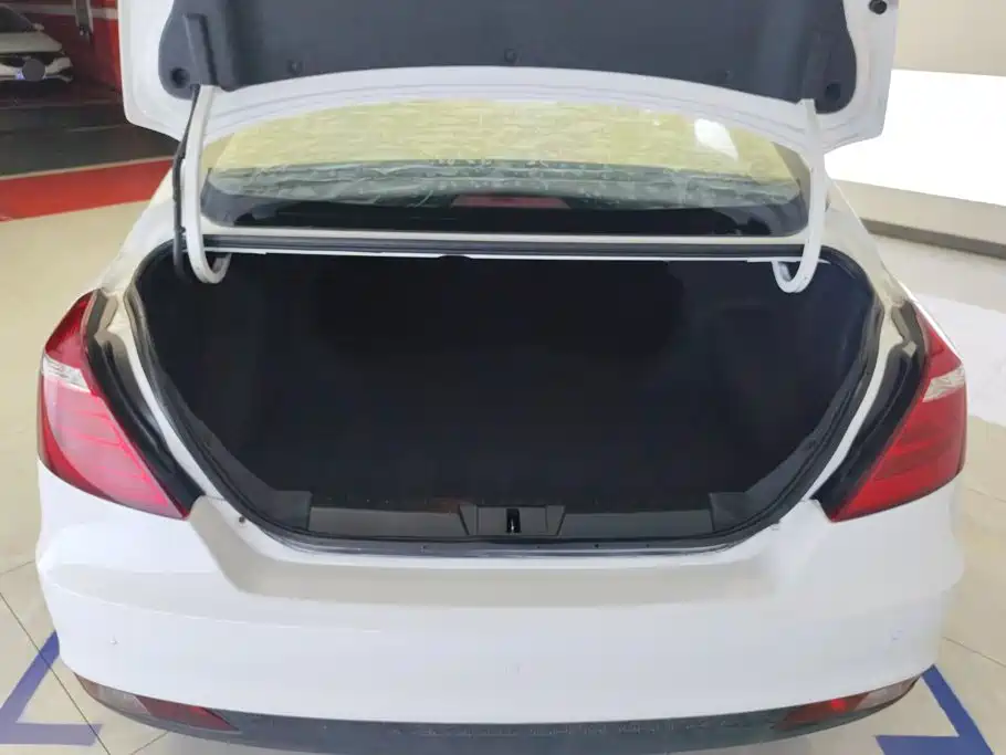 Geely Emgrand — миниатюра 4