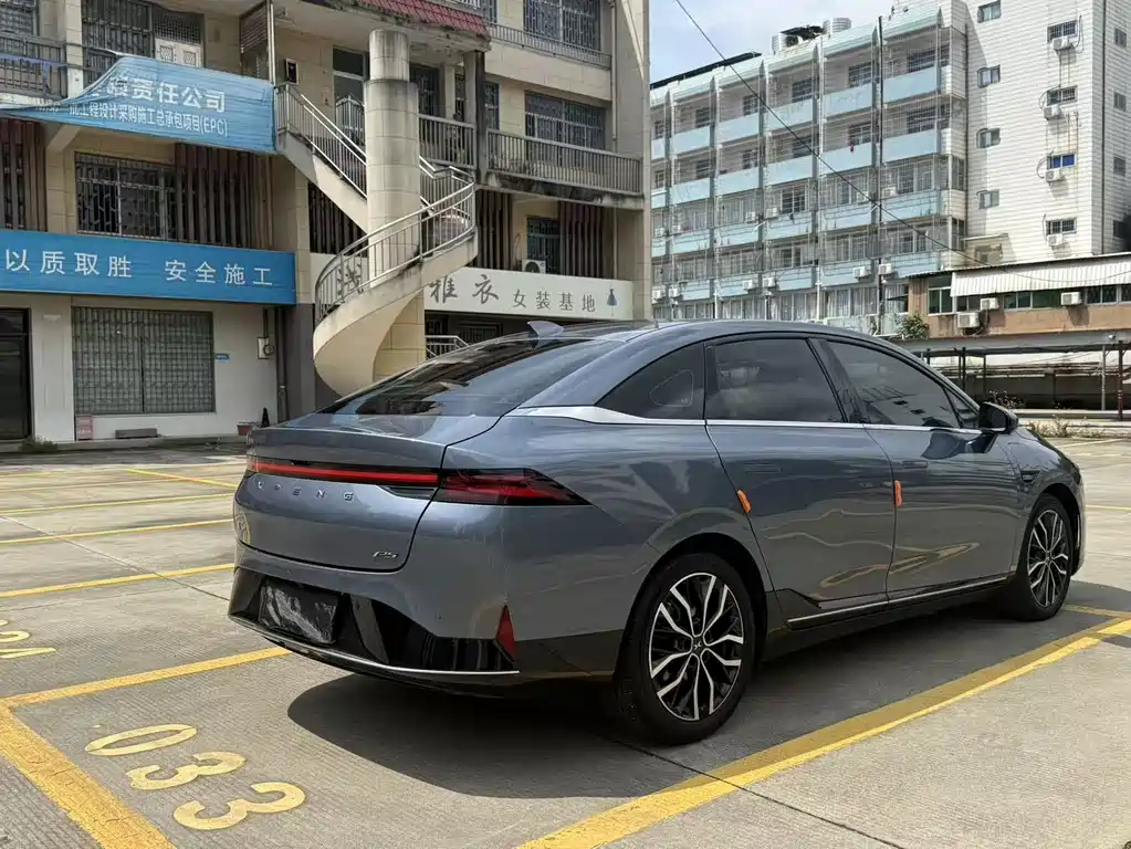 XPeng P5 — миниатюра 4