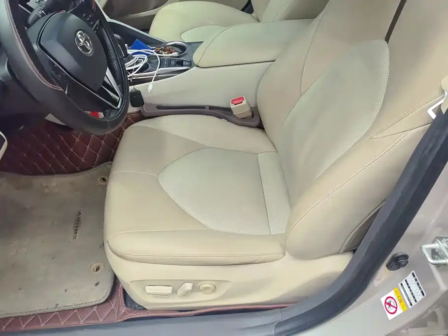 Toyota Camry — миниатюра 9