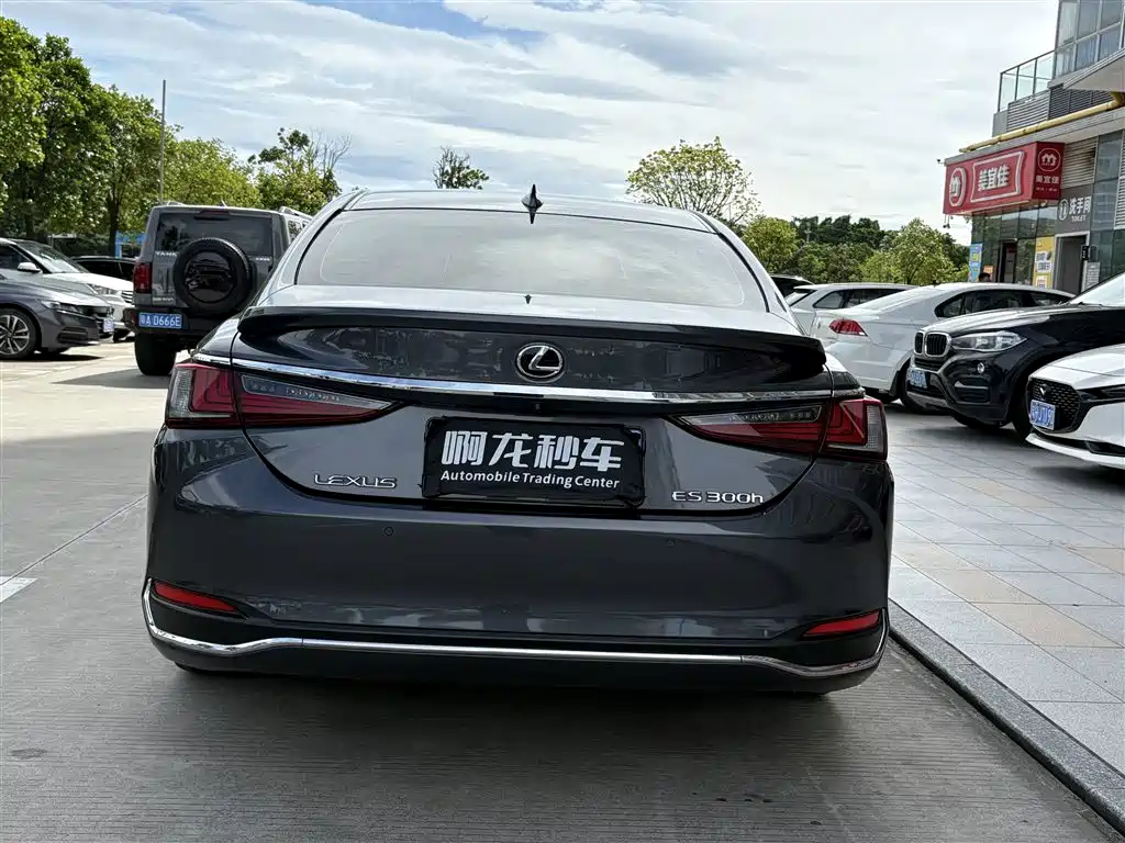 Lexus ES — миниатюра 8