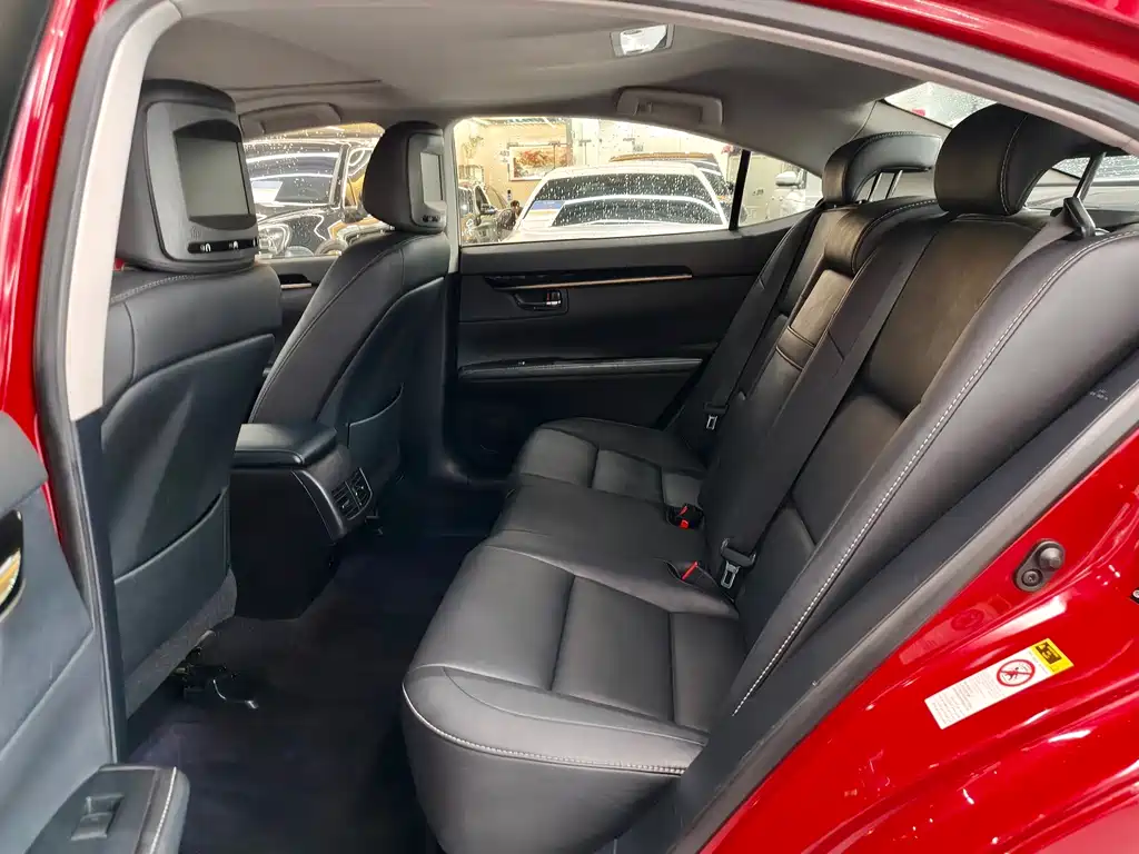 Lexus ES — миниатюра 7
