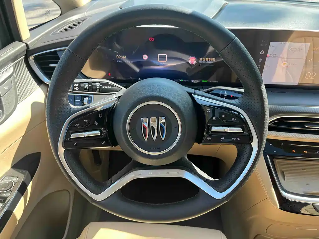 Buick GL8 Hybrid — миниатюра 5