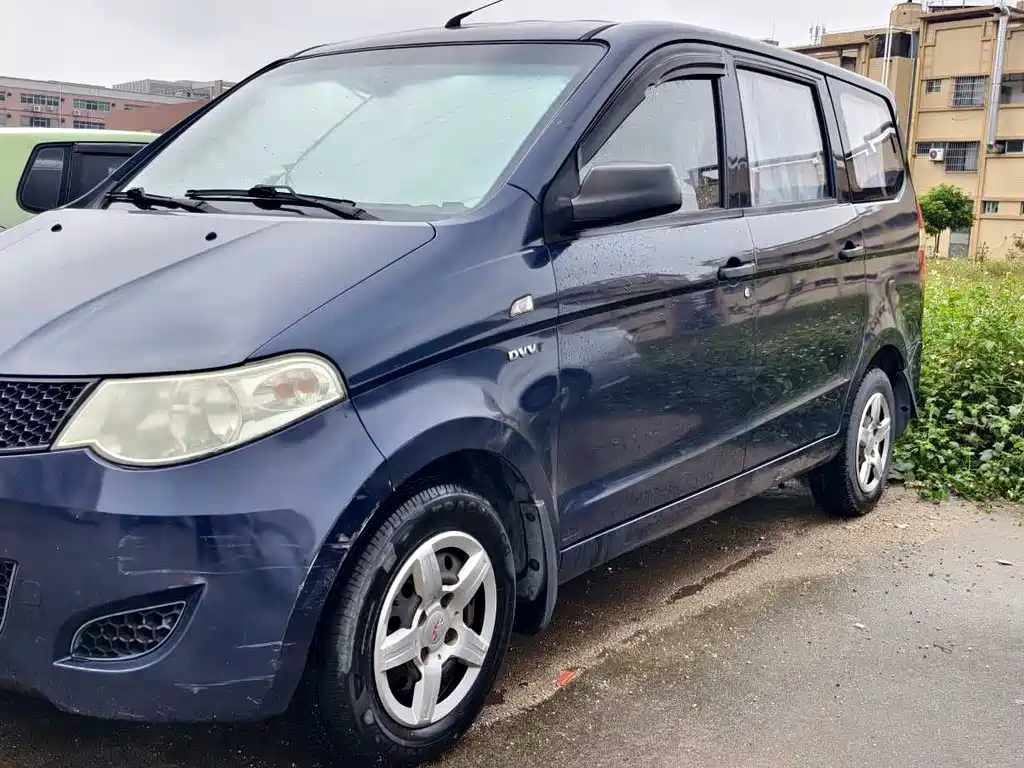 Wuling Hongguang 2014