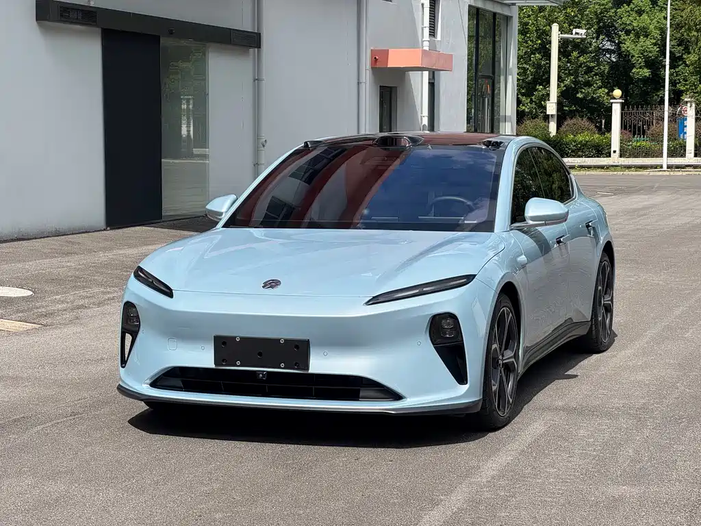 NIO ET5