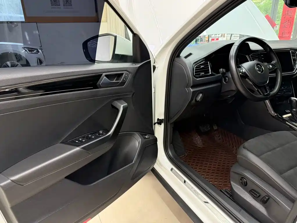 Volkswagen T-Roc — миниатюра 8