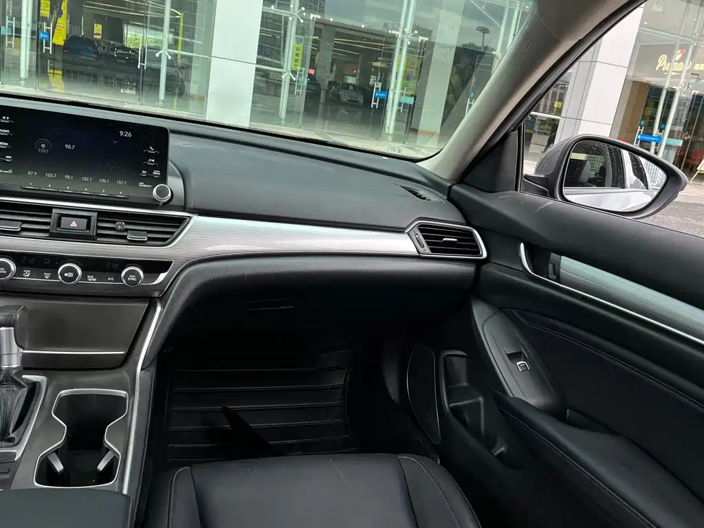 Honda Accord — миниатюра 17