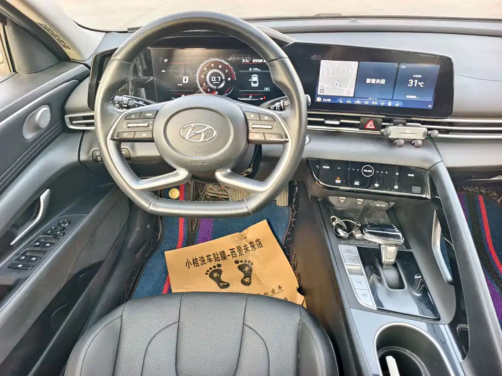 Hyundai Elantra — миниатюра 12