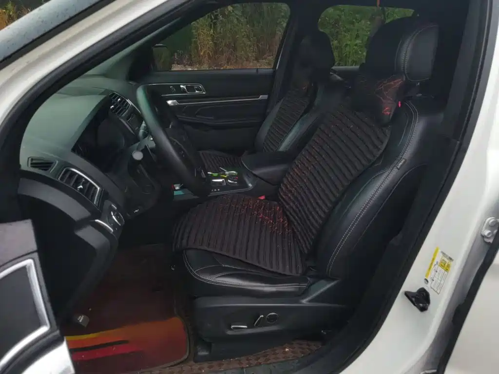 Ford Explorer (Import) — миниатюра 8