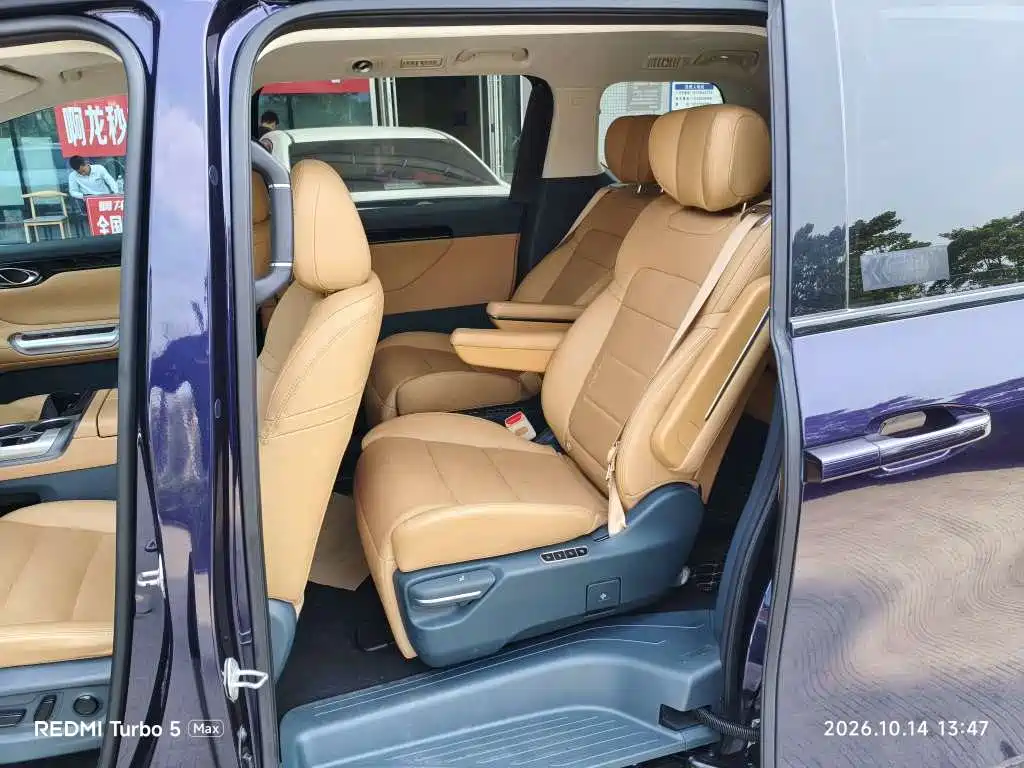 GAC Motor Trumpchi E8 PHEV — миниатюра 7